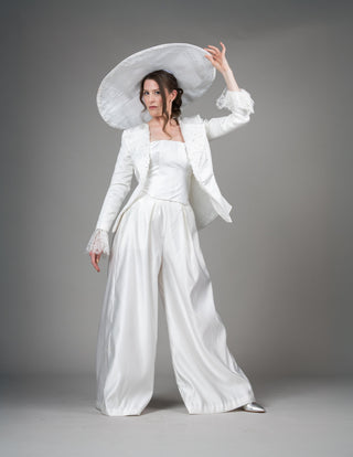 pose 10